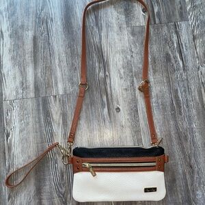 Itzy Ritzy Boss Pouch